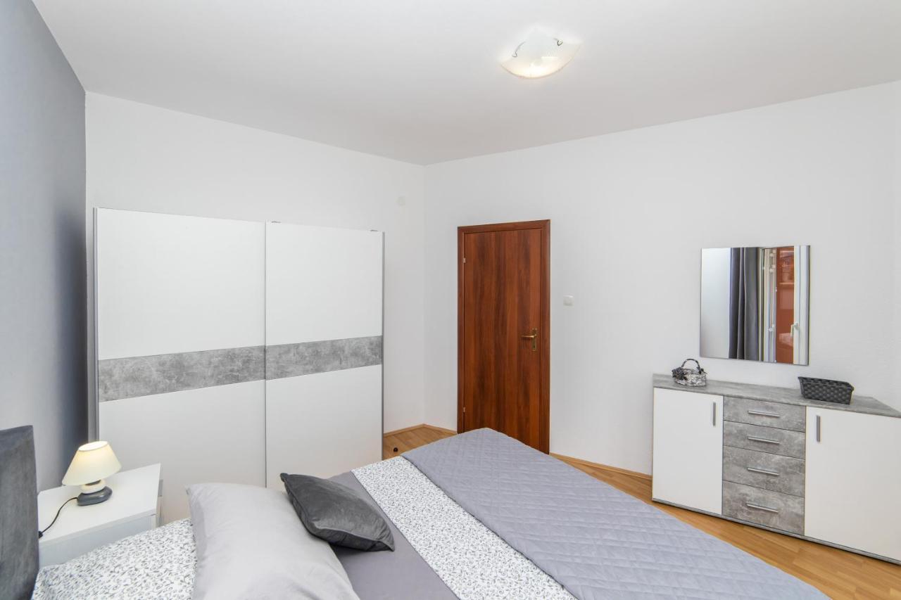 Apartmani Lile Gradac  Extérieur photo